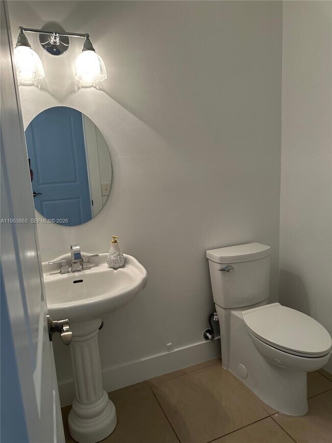 Foto del edificio - 8909 SW 113th Pl Cir W