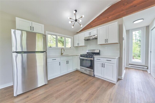 Building Photo - 28 Neher St