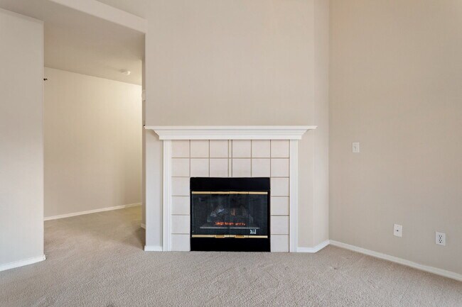 Foto del edificio - Stylish 3-Bed Condo in Gated Community – J...