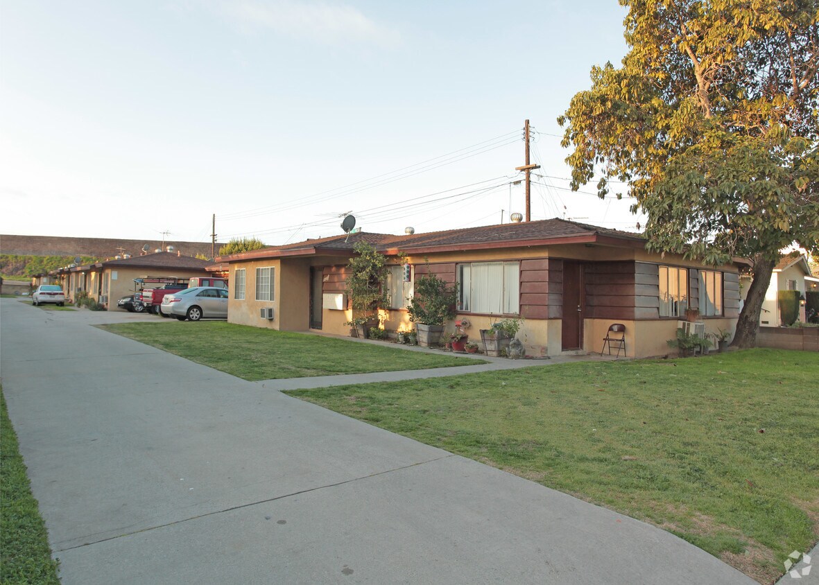 Primary Photo - 9430 Park St