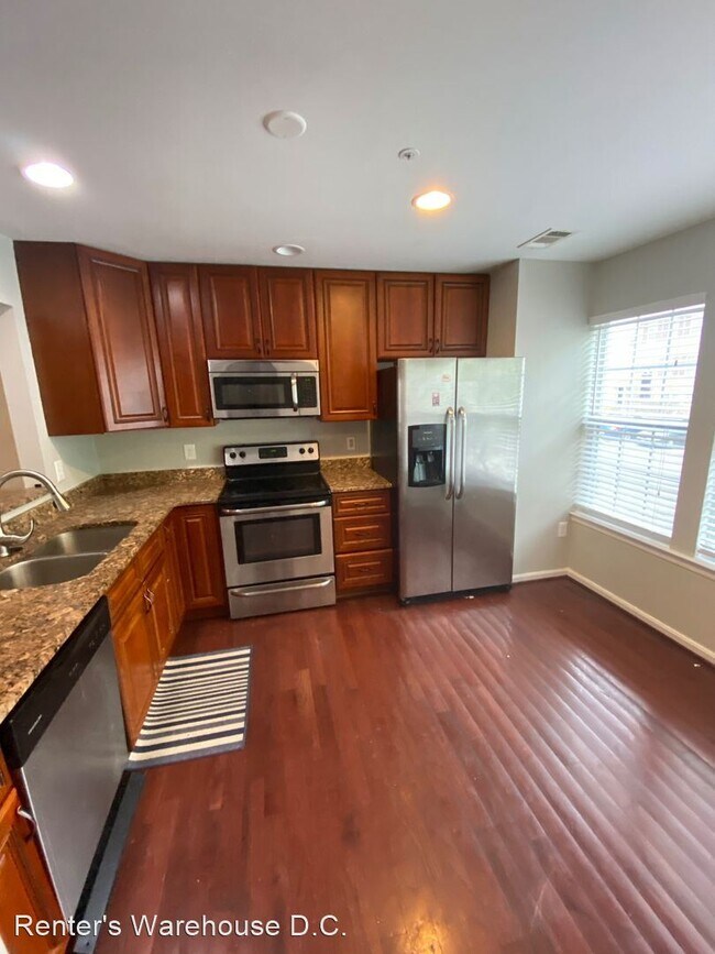 Building Photo - 3 br, 2.5 bath House - 4231 Apple Orchard ...