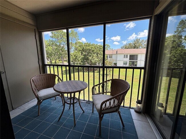 Foto del edificio - 204 Meadow Ln