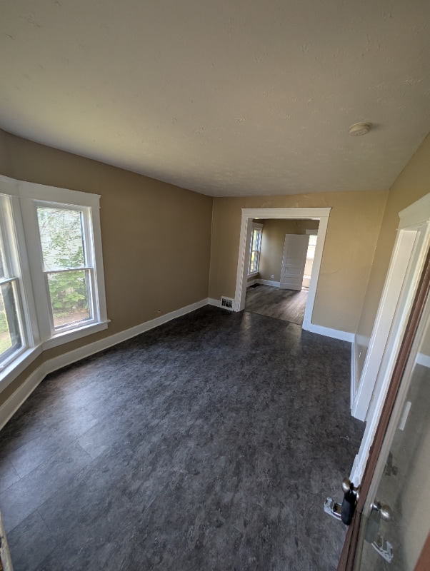 1019 W 10th St Lorain, OH 44052 – photo 1