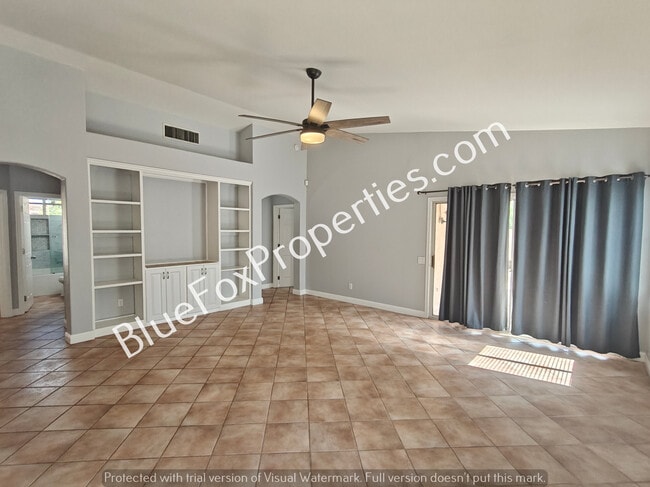 Foto del edificio - 9048 N Palm Brook Dr