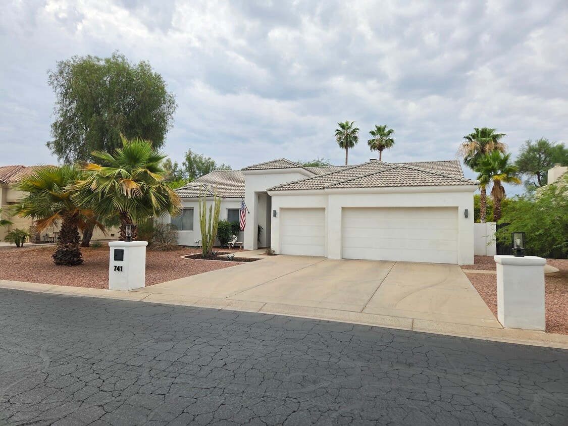 Primary Photo - 741 W San Marcos Dr