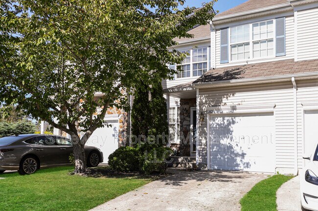 Photo - 162 Chancellor Dr Townhome