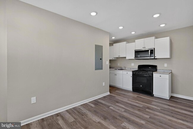 Building Photo - 430 Condon Terrace SE