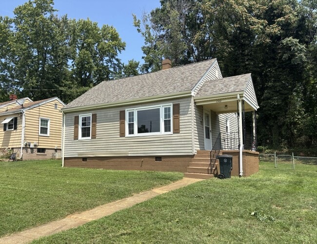 Photo - 1300 Harding Street House