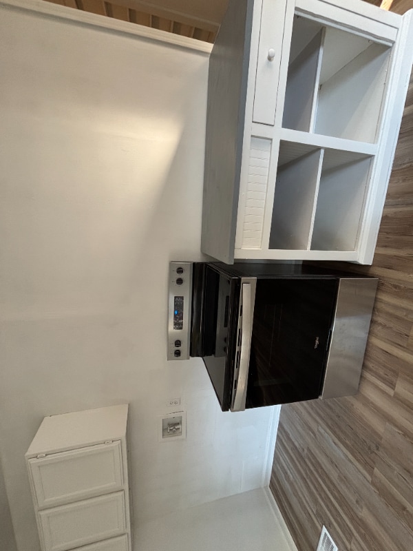 Building Photo - 231 Richmond Dr NW