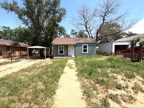 Building Photo - 517 W 5th St