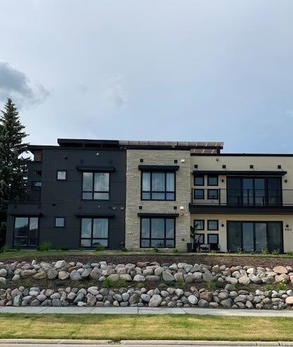 Building Photo - 460 W Stadium Blvd
