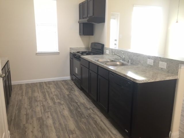 Building Photo - Bavaria - 12322 Dona Ln Houston TX 77044
