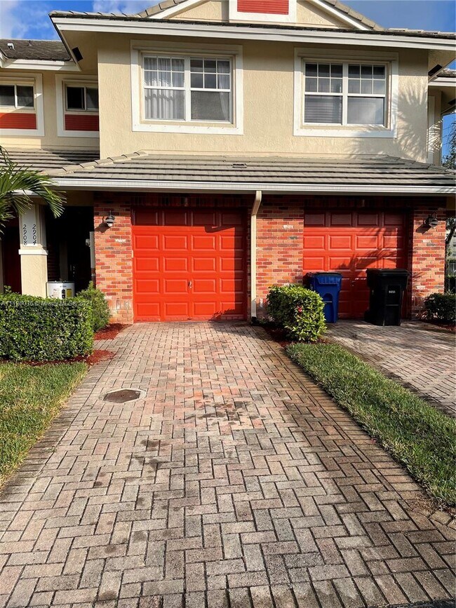 2904 NW 33Rd Terrace, Lauderdale Lakes, FL 33311 Townhome Rentals in