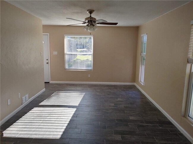 Building Photo - 5807 Cherry Park