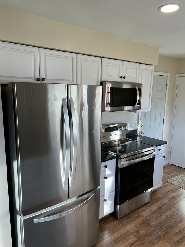 Photo - 813 W Broad St House