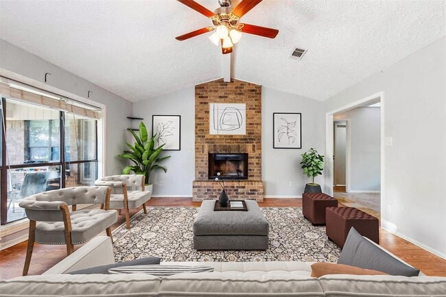 Building Photo - 421 St Andrews St