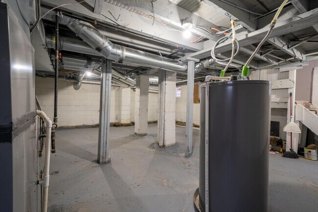 Sótano - 1408 S Ohio Ave