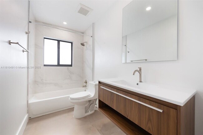 Foto del edificio - 8401 SW 142nd St