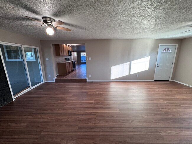 Foto del edificio - 11427 Angelina Pl NE