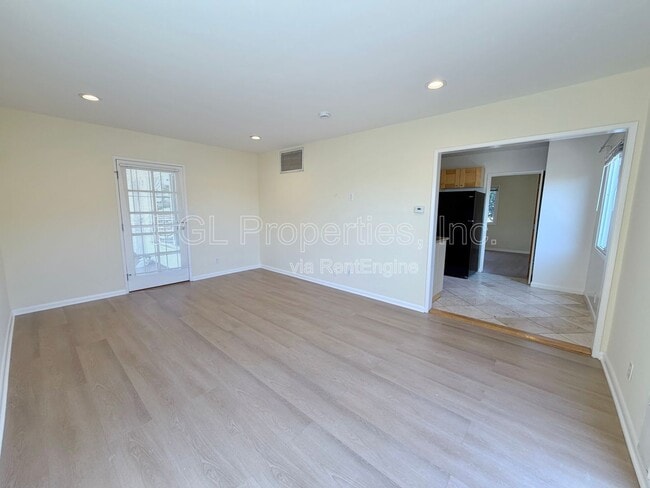 Photo - 1287 Cochran Ave Apartment