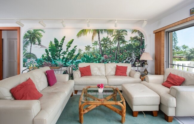 Building Photo - 3 bedroom 2 Bathroom Furnished Condo