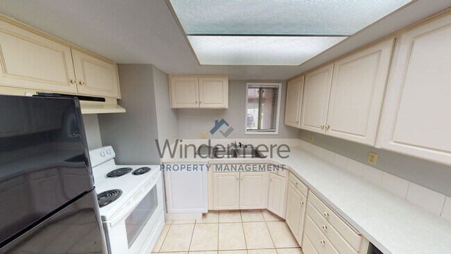 Building Photo - 501 Washington St. #26 *Water, Sewer, & Ga...