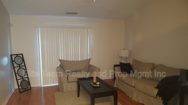 Foto del edificio - 6403 Caymus Dr