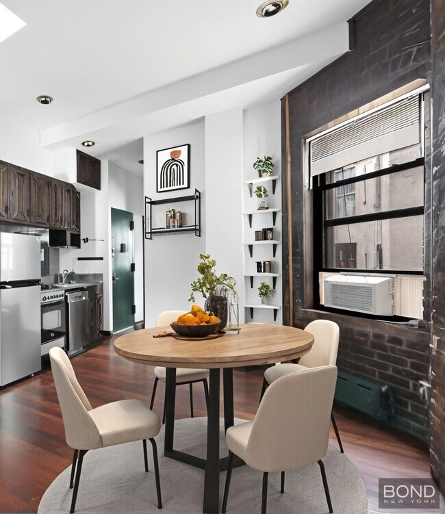 Foto del edificio - 516 E 12th St