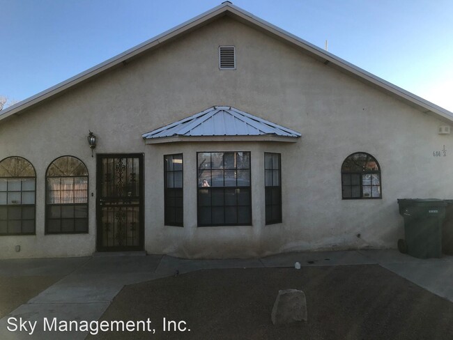 Foto del edificio - 2 br, 2.5 bath House - 614 1/2 Noble Place NE