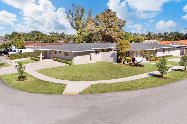 Foto del edificio - 7875 SW 12th St