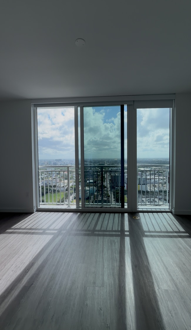 Foto del edificio - 2000 N Bayshore Dr