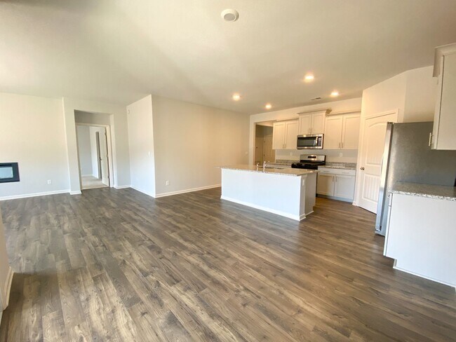 Foto del edificio - 4 bedroom, 2 bath in Munford built in 2023