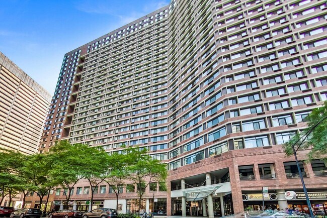 Building Photo - 211 E Ohio St