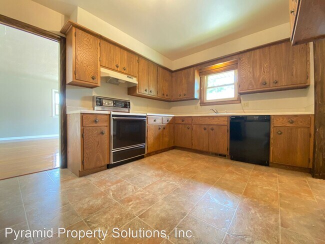 Building Photo - 3 br, 2.5 bath House - 7701 Dellwood Dr