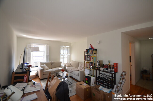 Building Photo - 517 Beacon St