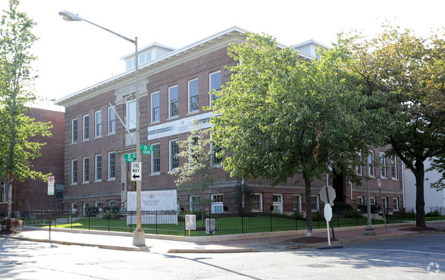 Building Photo - Edmonds School Condominiums