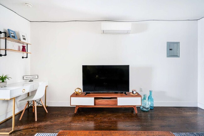 Foto del edificio - 359 W 39th St