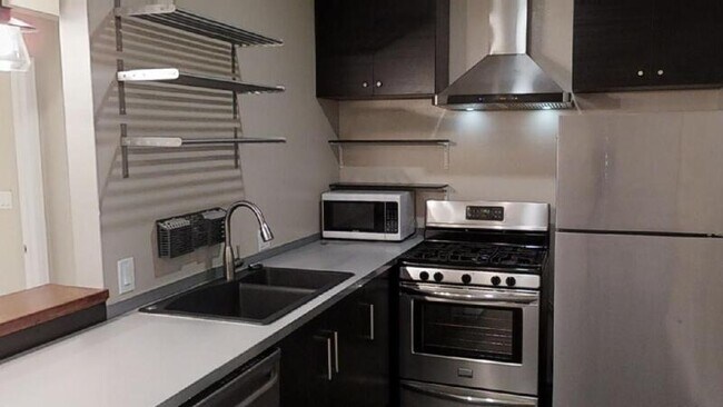Foto del edificio - 406 S 10th St