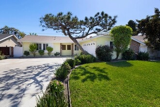 Building Photo - 5742 Castle Dr