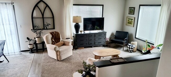 Foto del edificio - 3 Bed 3 Bath Twin Home