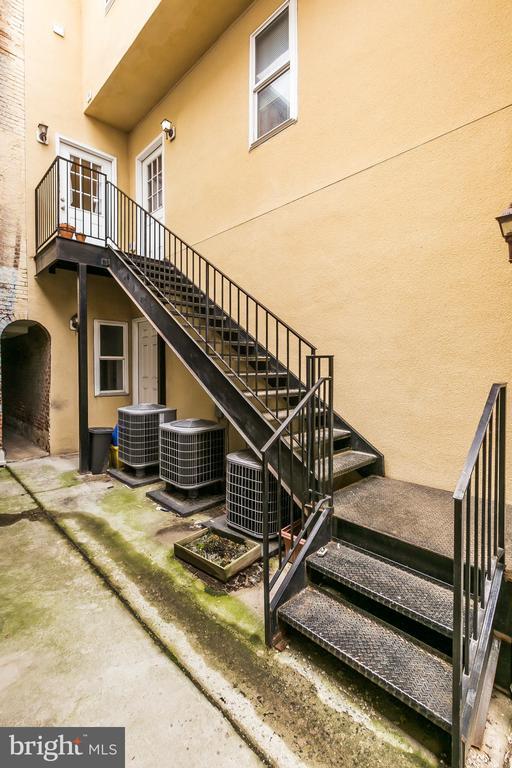 Foto del edificio - 910 S Charles St