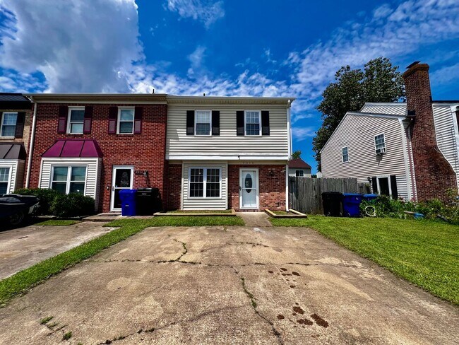 Foto del edificio - Beautiful Corner Lot Townhome in the heart...