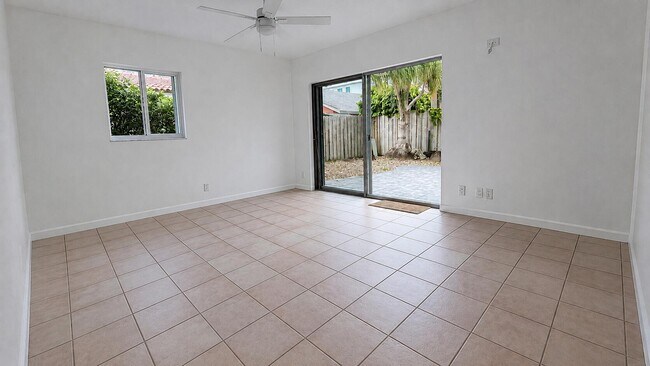 Foto del edificio - 620 NE 19th Ave