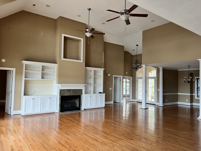 Foto del edificio - 1274 Greenbriar Dr