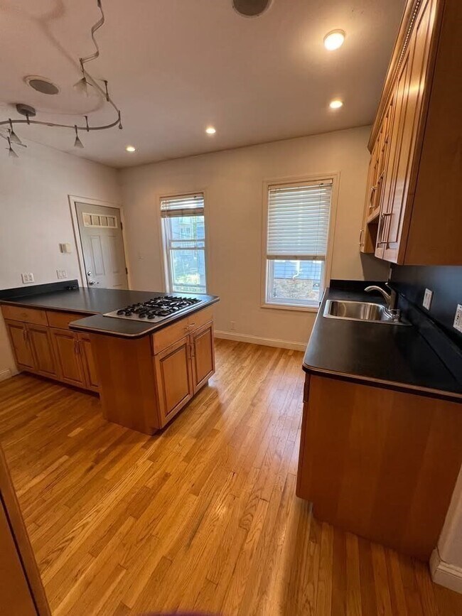 Foto del edificio - 12 Howell St