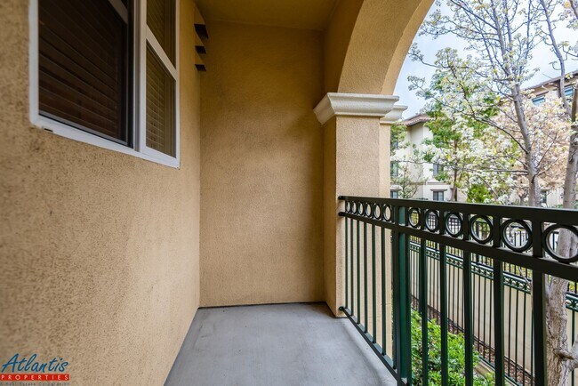 Building Photo - Bryant Place Condo | Downtown Mountain View