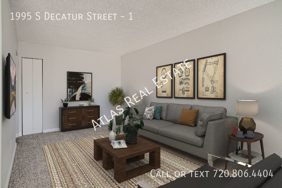 Primary Photo - Spacious and Bright - 1 bed/1 bath - Walki...