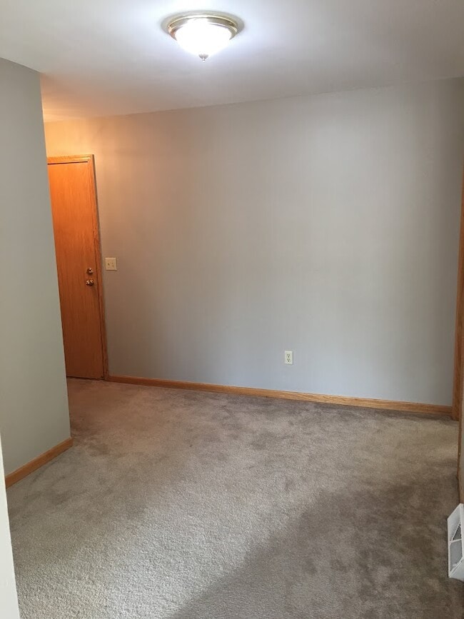 Front entrance -computer/library area - 2042 Cliff Alex Ct S