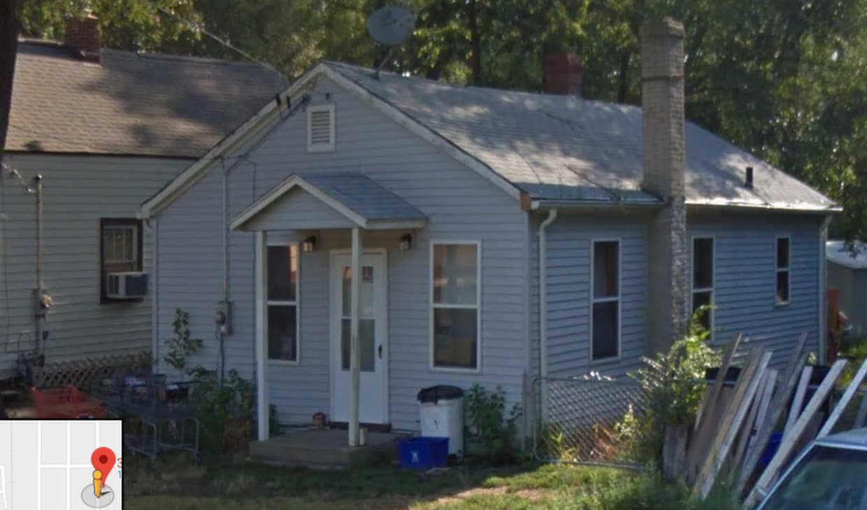 Primary Photo - Cozy 2 Bedroom House - No Gas Bill