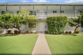 Building Photo - 1577 Pine Ave Building Photo - 1577 Pine Ave